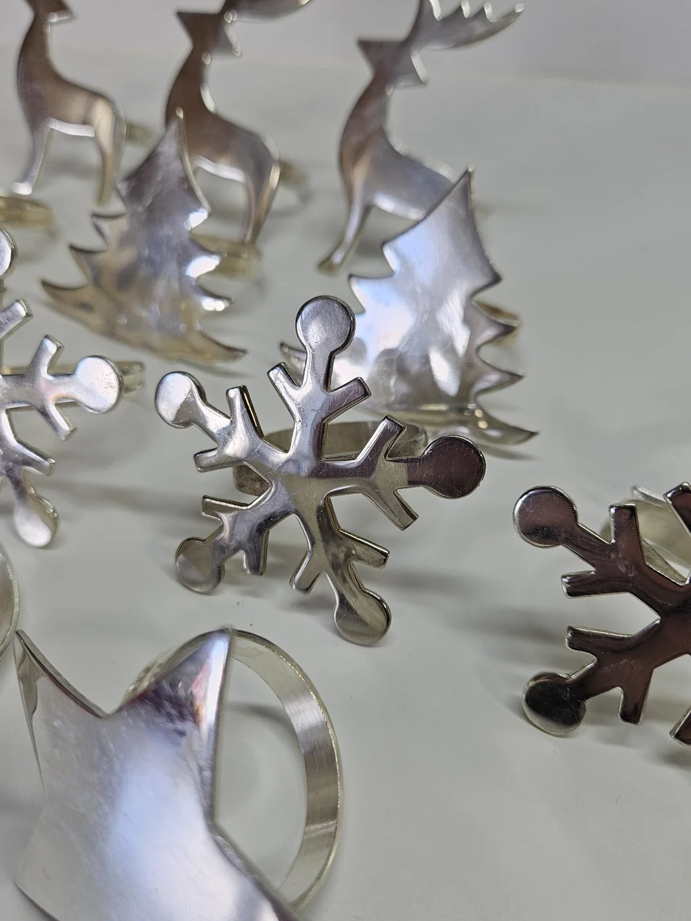 Pier 1 Imports Silver Tone Holiday Napkin Rings Set 16 Reindeer Star Snowflake